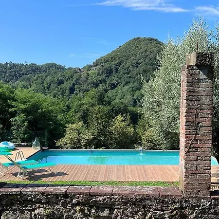 Podere Il Giardino - Casa In Casale Tipico Toscano, Con Parco E Piscina - Lucca Apartment