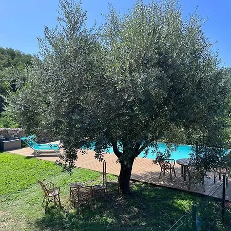 Apartment Podere Il Giardino - Casa In Casale Tipico Toscano, Con Parco E Piscina - Lucca Loppeglia